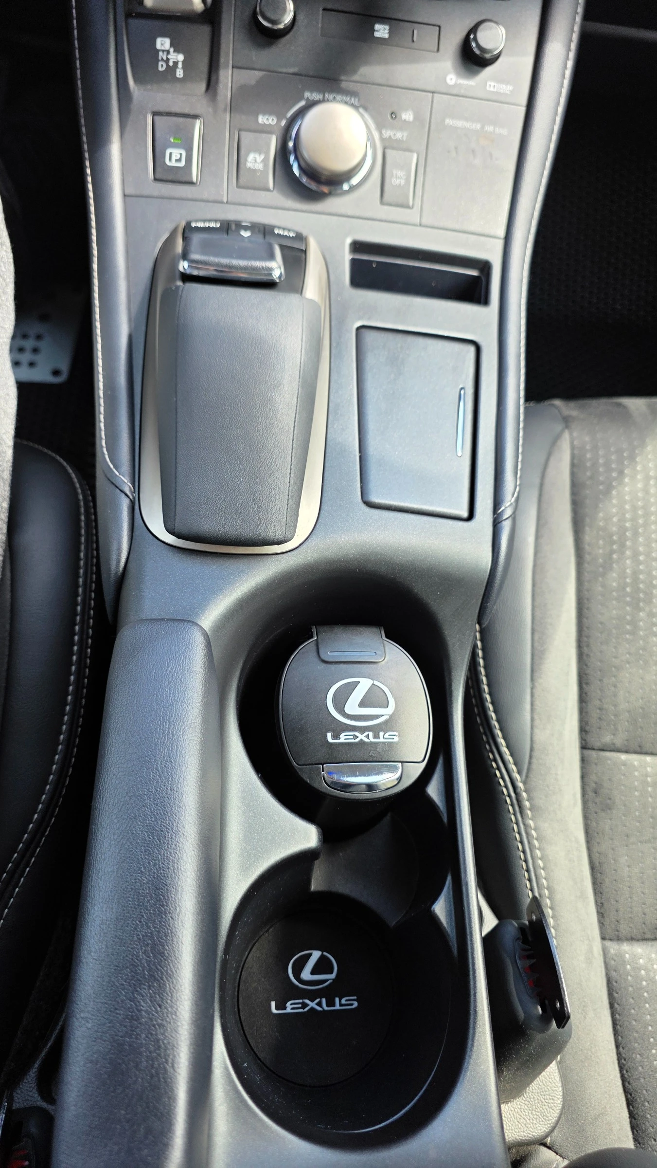 Lexus CT 200h hybrid, снимка 13 - Автомобили и джипове - 54292068