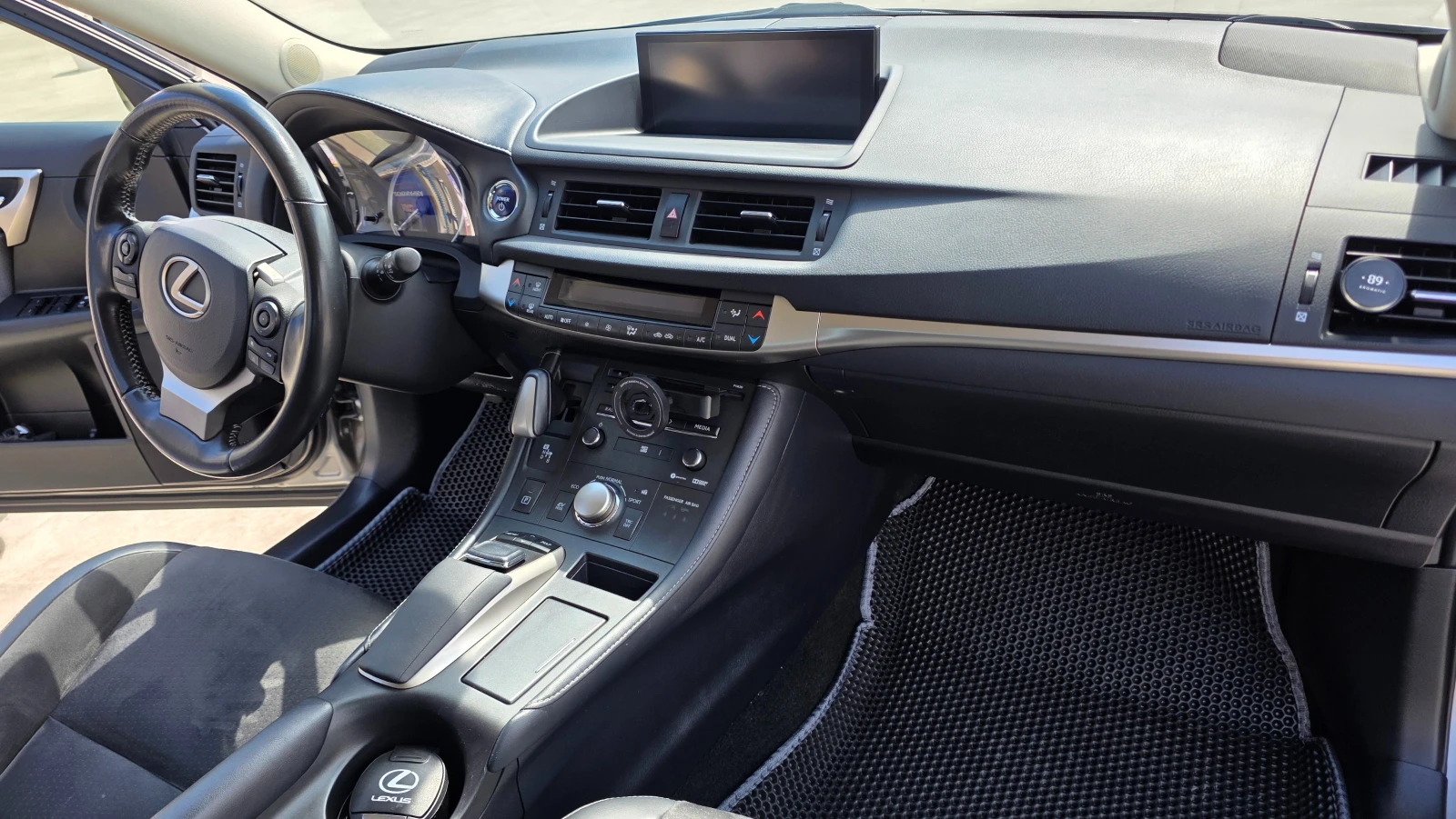 Lexus CT 200h hybrid, снимка 7 - Автомобили и джипове - 54292068