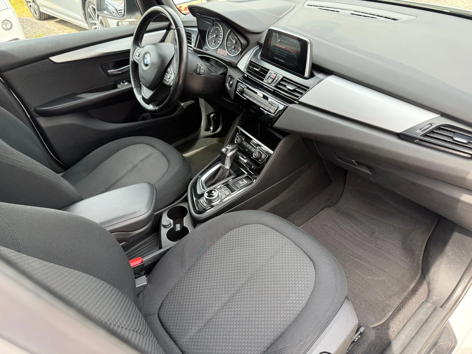 BMW 216 d Active Tourer* АВТОМАТ* НАВИГАЦИЯ* ЕВРО 6Б, снимка 14 - Автомобили и джипове - 54386302