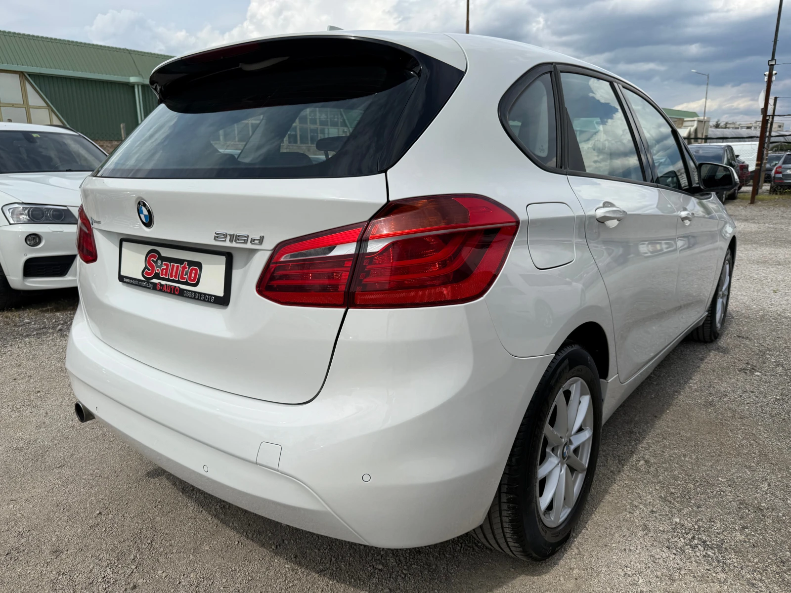 BMW 216 d Active Tourer* АВТОМАТ* НАВИГАЦИЯ* ЕВРО 6Б, снимка 5 - Автомобили и джипове - 54386302