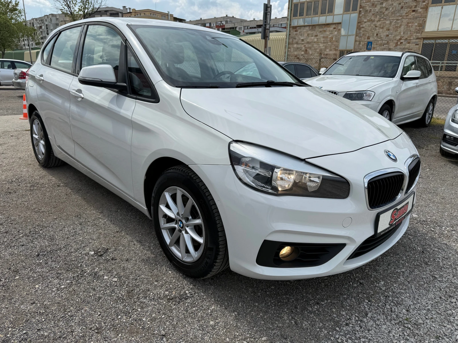 BMW 216 d Active Tourer* АВТОМАТ* НАВИГАЦИЯ* ЕВРО 6Б, снимка 3 - Автомобили и джипове - 54386302