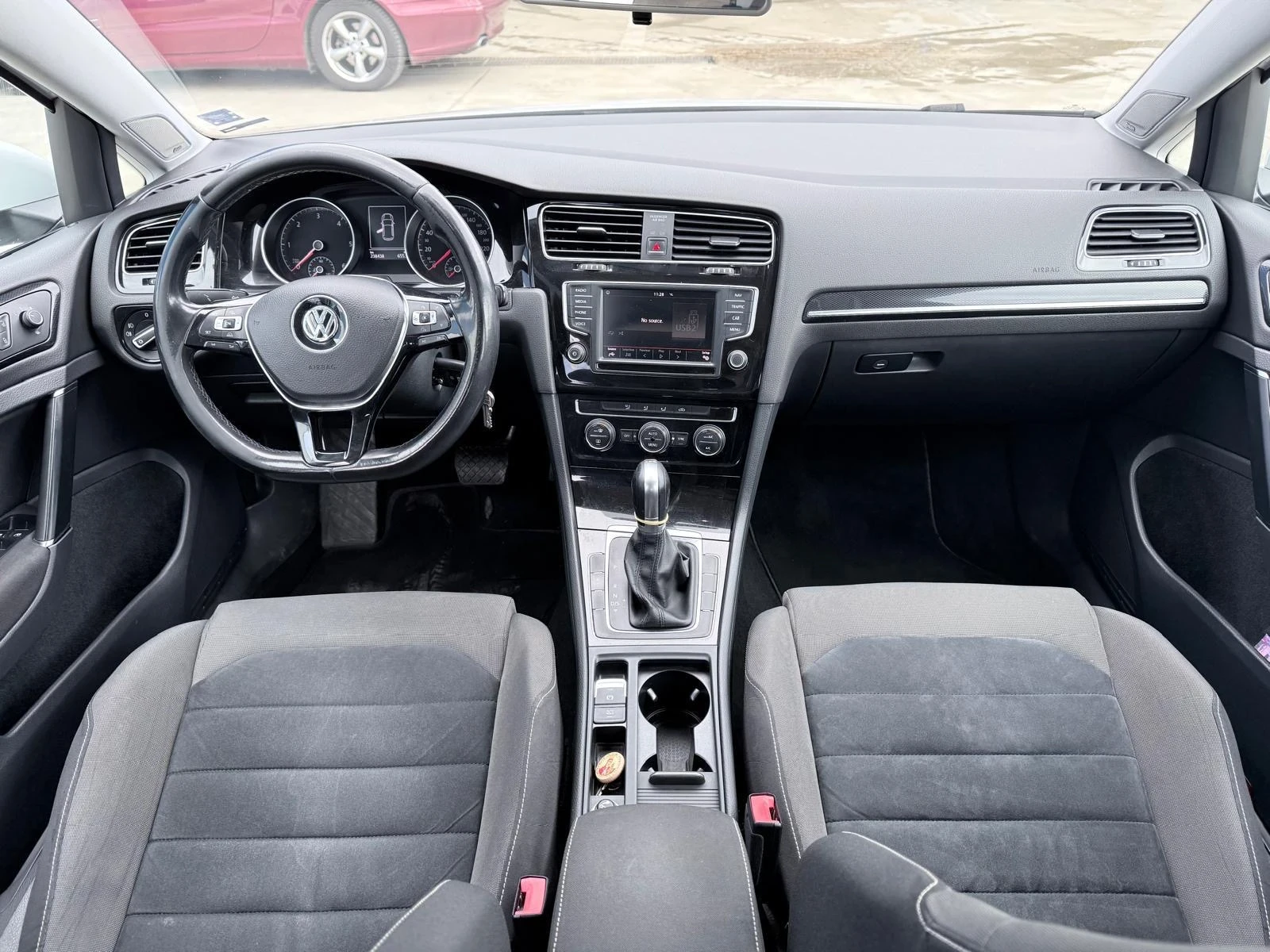 VW Golf 2.0 TDI, снимка 8 - Автомобили и джипове - 54712806