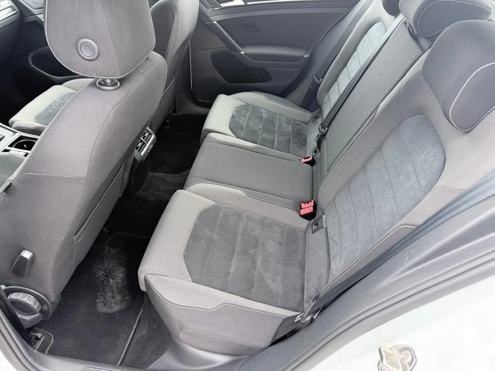 VW Golf 2.0 TDI, снимка 13 - Автомобили и джипове - 54712806