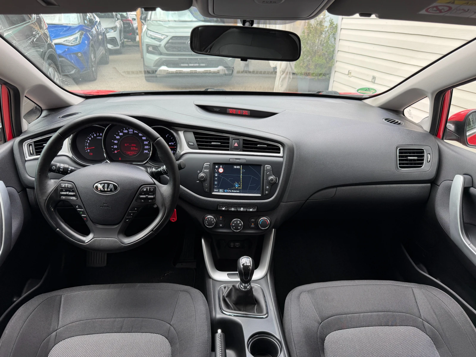Kia Ceed 1.4I* 100к.с* СЕРВИЗНА КНИЖКА С ПЪЛНА ИСТОРИЯ, снимка 7 - Автомобили и джипове - 54900879