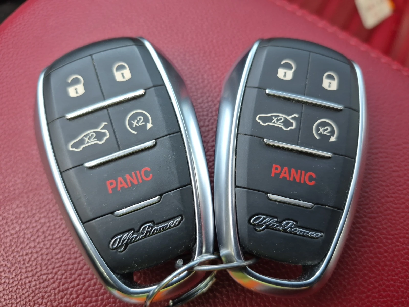 Alfa Romeo Giulia VELOCE/AWD/H&K/Distronic/RED Interior, снимка 12 - Автомобили и джипове - 54978275