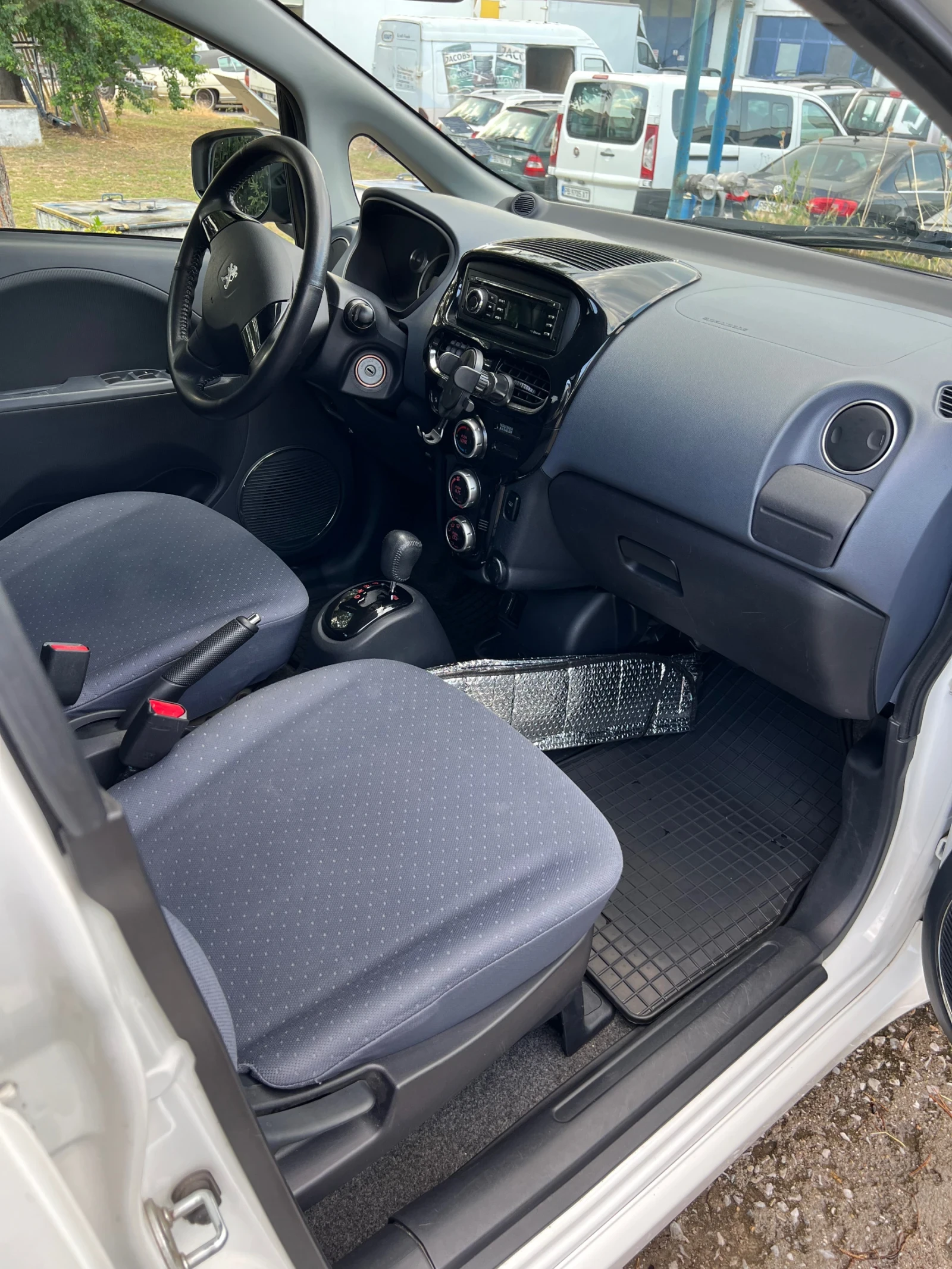 Peugeot iOn, снимка 7 - Автомобили и джипове - 55003964