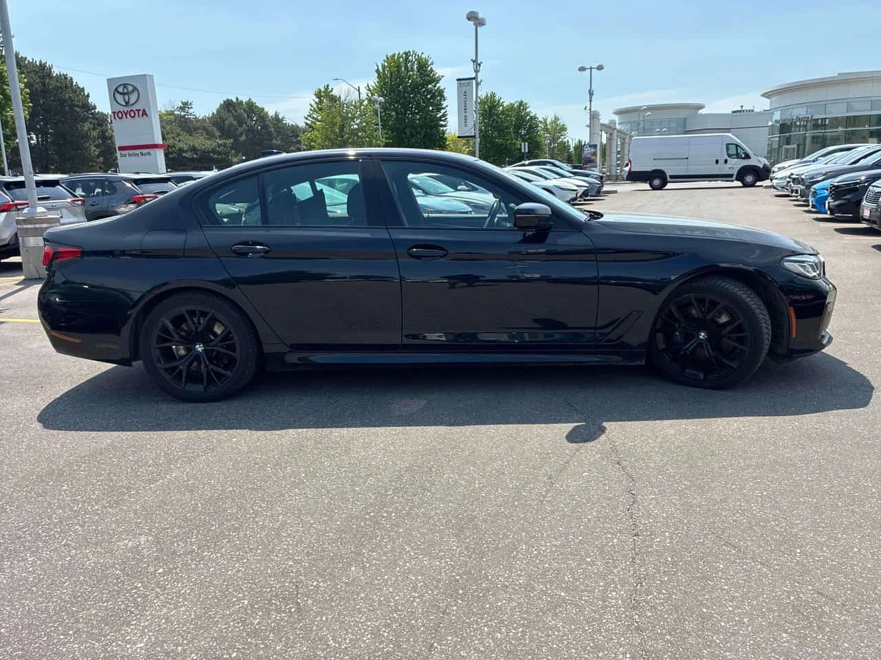 BMW 530 * 530i xDrive* АВТОКРЕДИТ БЕЗ ПЪРВОНАЧАЛНА ВНОСКА*, снимка 3 - Автомобили и джипове - 55454540