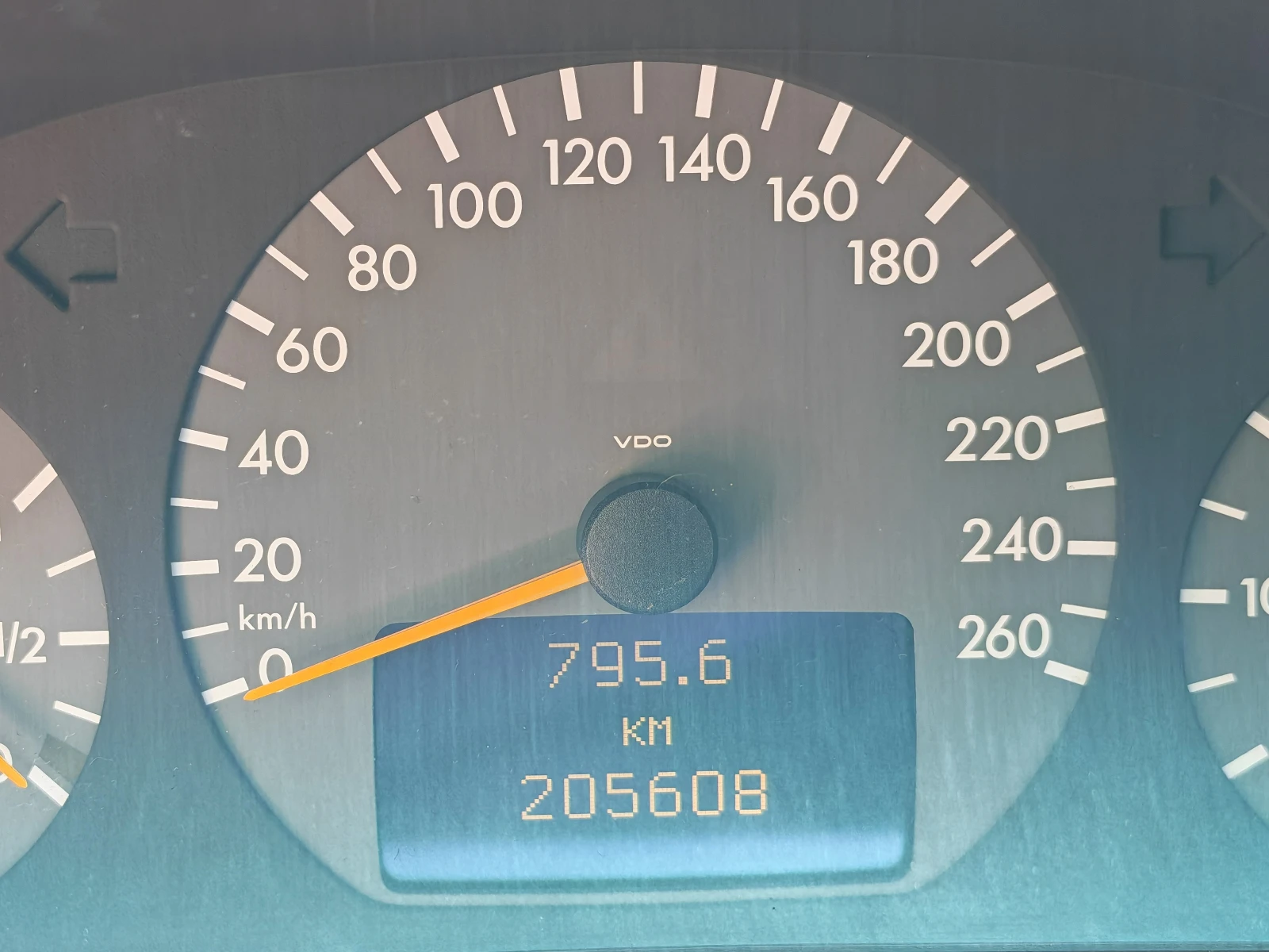 Mercedes-Benz CLK 200 kompresor, снимка 9 - Автомобили и джипове - 55478772