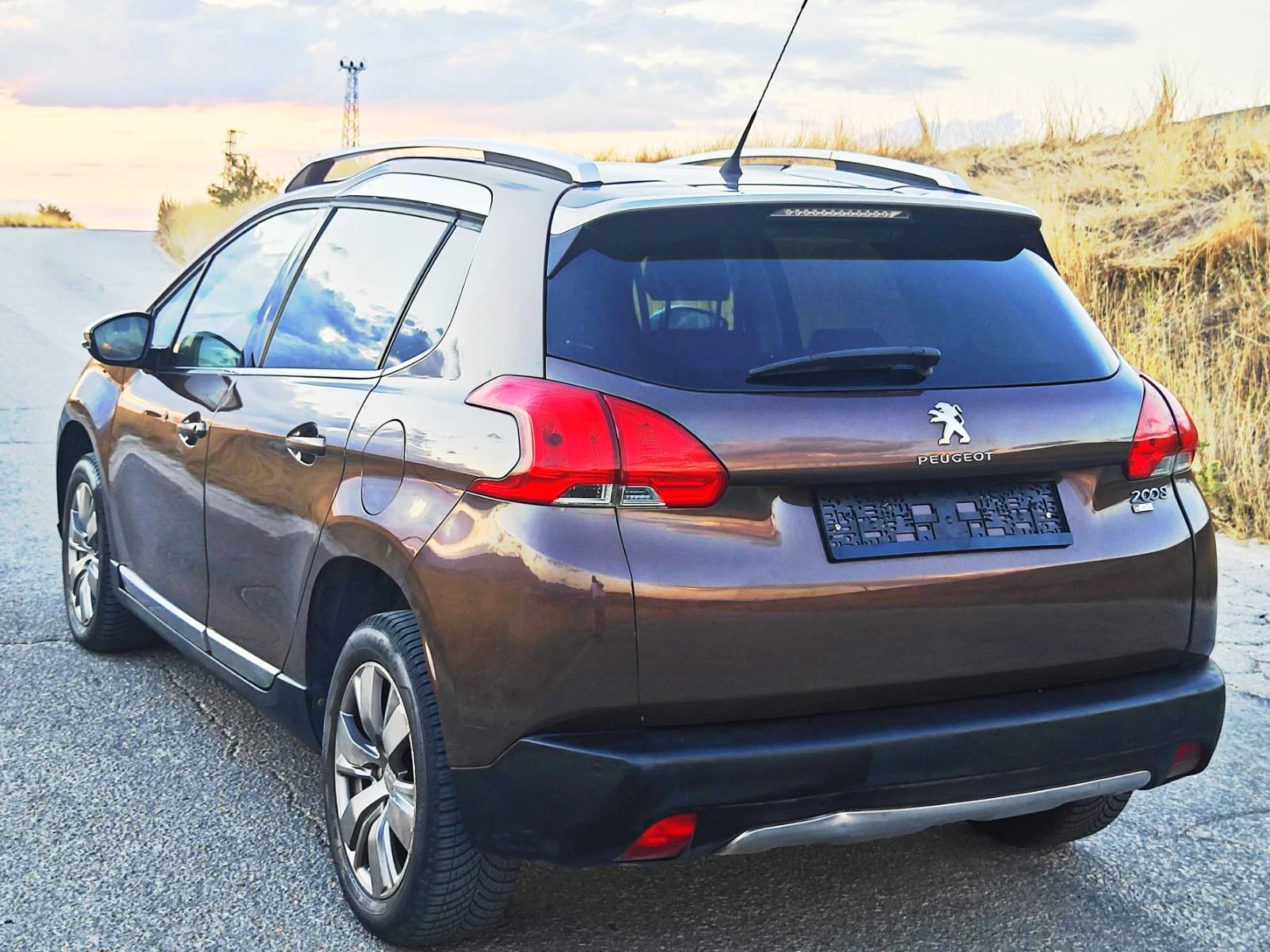 Peugeot 2008 1.6 hdi  Автомат , снимка 5 - Автомобили и джипове - 55944618