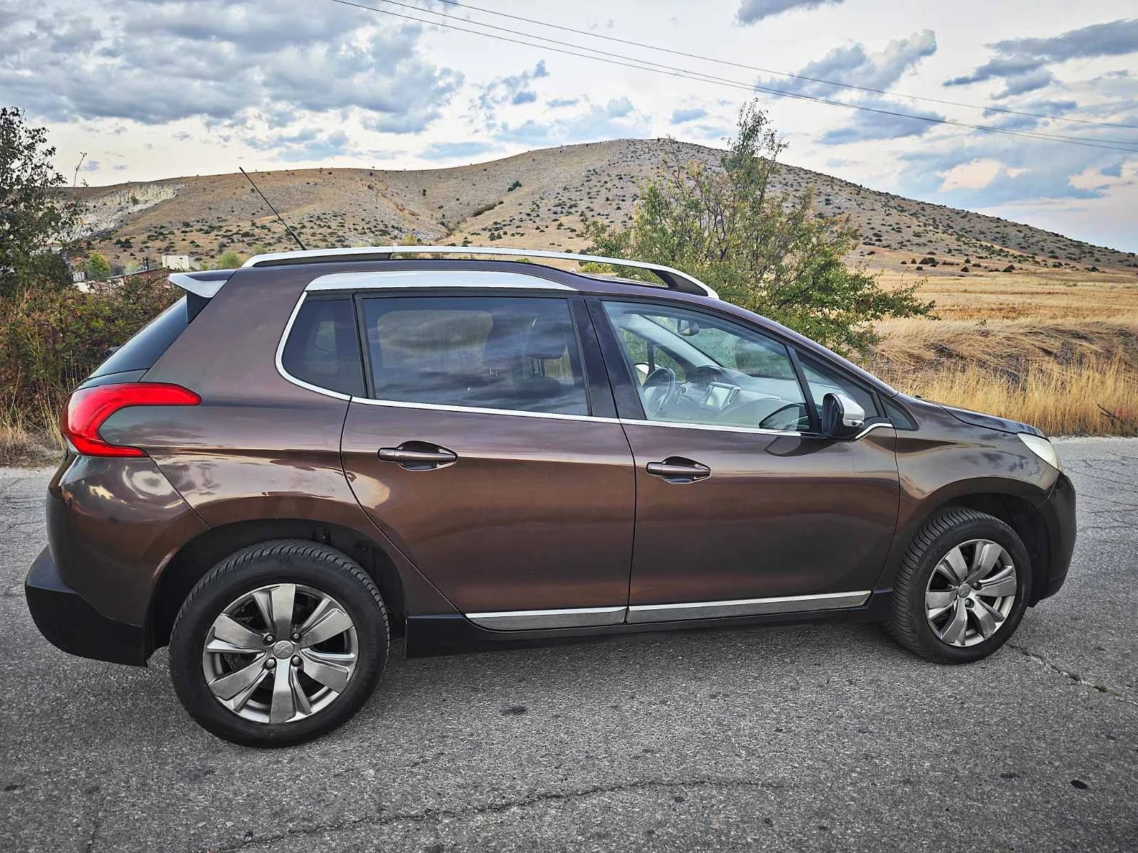 Peugeot 2008 1.6 hdi  Автомат , снимка 4 - Автомобили и джипове - 55944618