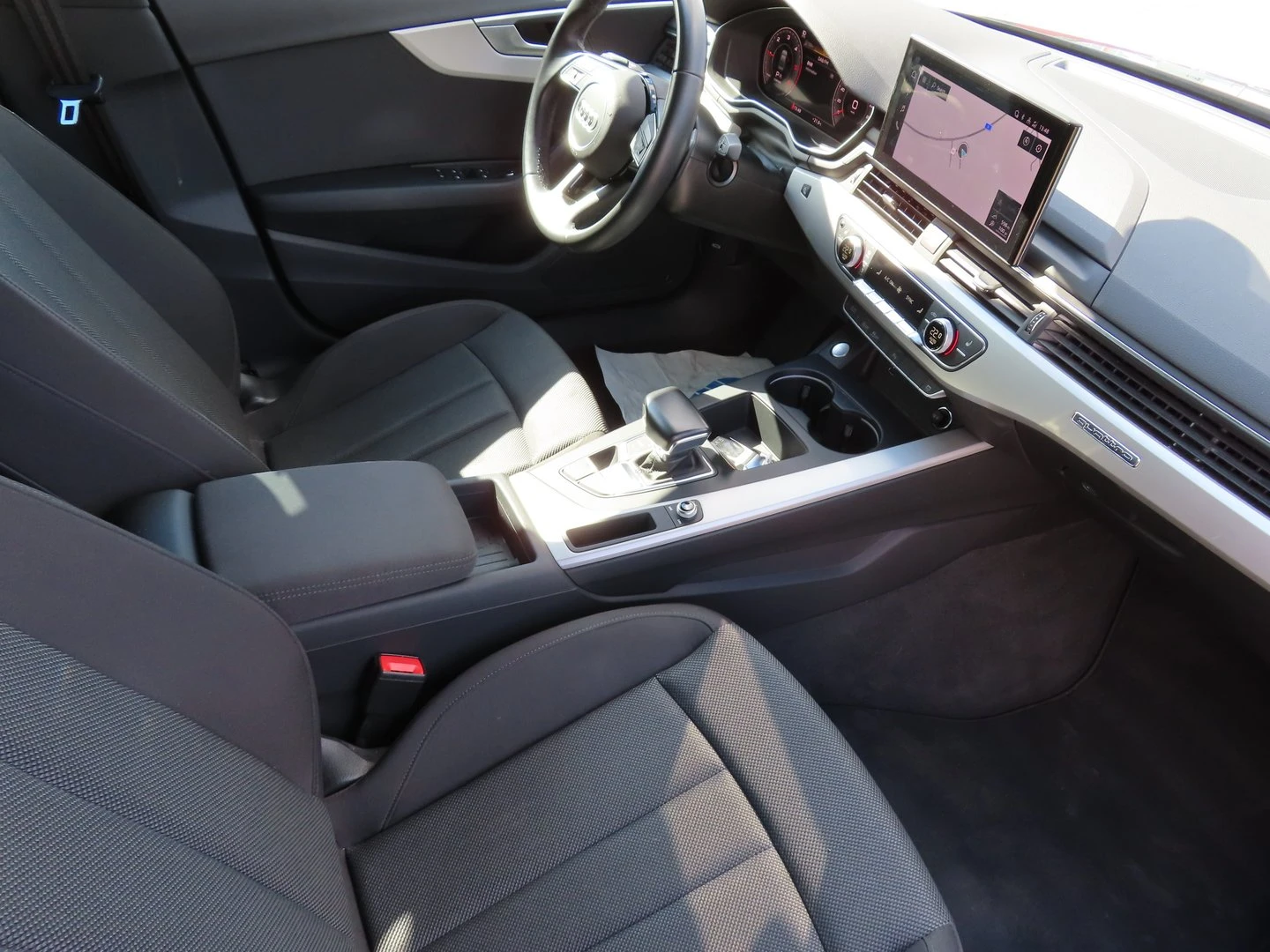 Audi A4, снимка 6 - Автомобили и джипове - 56422777