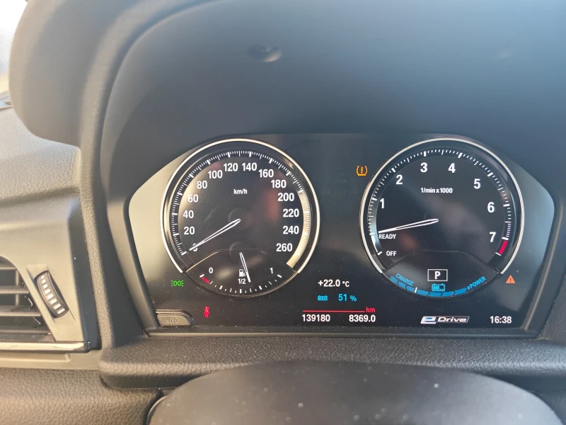 BMW 225 XE 4х4 Автоматик Фейслифт Plugin Hybrid, снимка 7 - Автомобили и джипове - 47427536