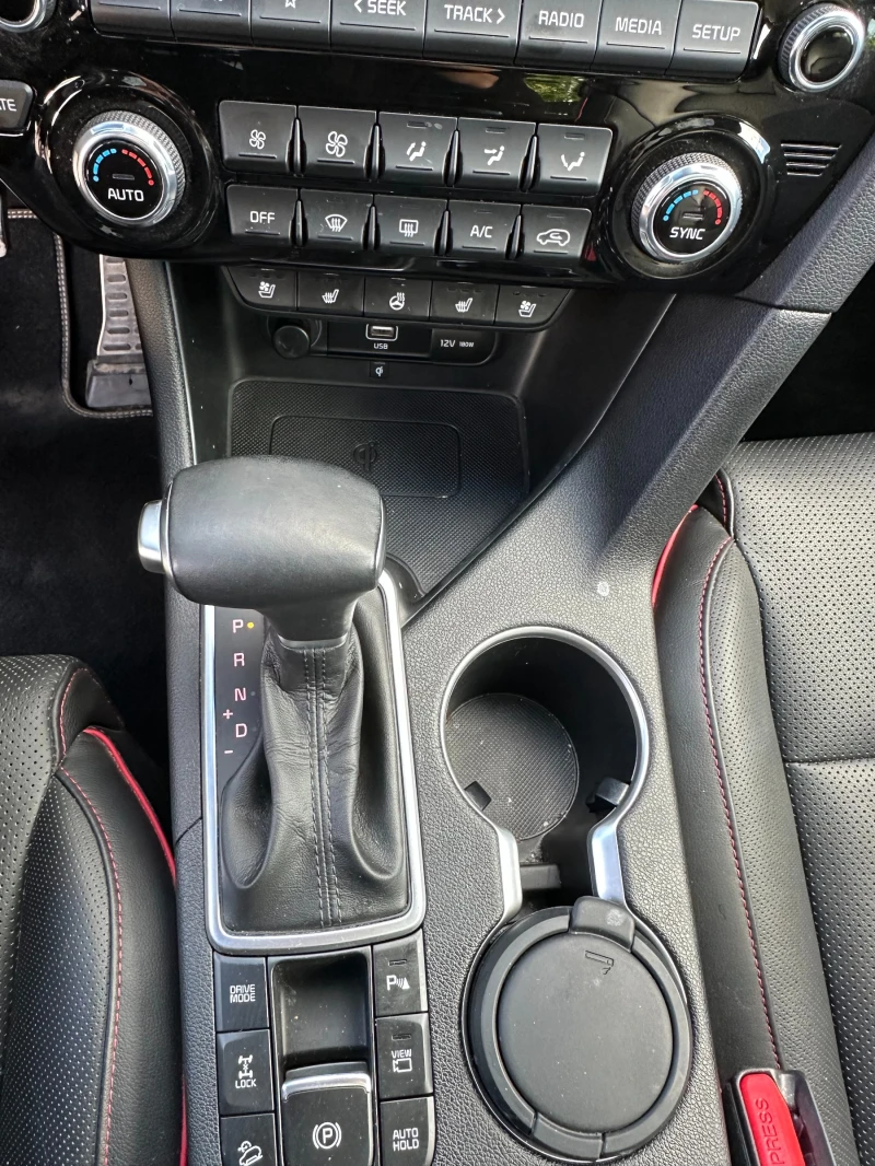 Kia Sportage 1.6 GDI (FULL GT LINE), снимка 14 - Автомобили и джипове - 52268960