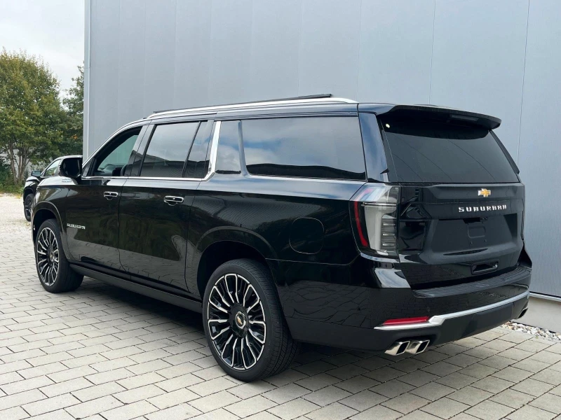 Chevrolet Suburban 6.2 V8 HIGH COUNTRY/FACELIFT/HUD/PANO/TV/7-МЕСТЕН, снимка 3 - Автомобили и джипове - 52134371