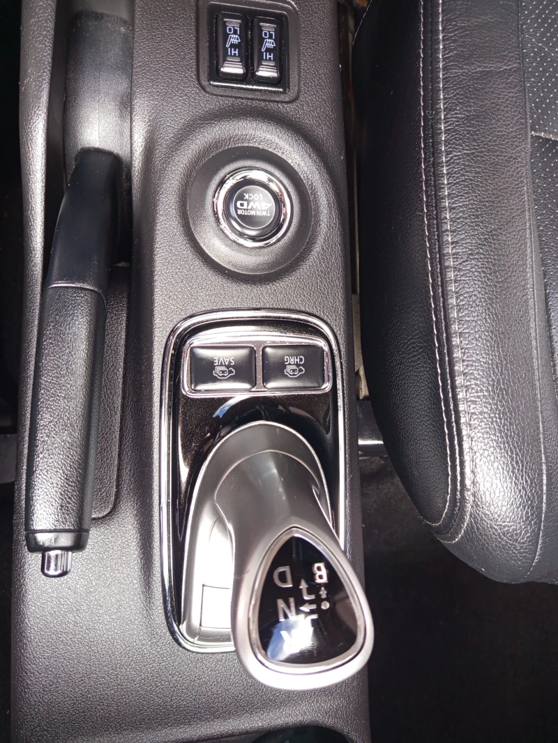 Mitsubishi Outlander 2.0 i 4 &#215; 4 PHEV, снимка 12 - Автомобили и джипове - 52478725