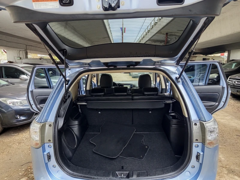 Mitsubishi Outlander 2.0 i 4 &#215; 4 PHEV, снимка 9 - Автомобили и джипове - 52478725