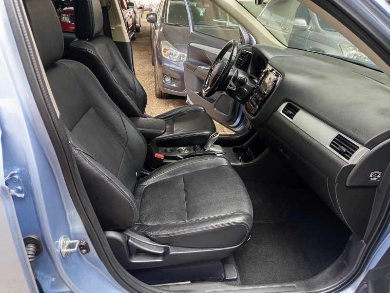 Mitsubishi Outlander 2.0 i 4 &#215; 4 PHEV, снимка 7 - Автомобили и джипове - 52478725