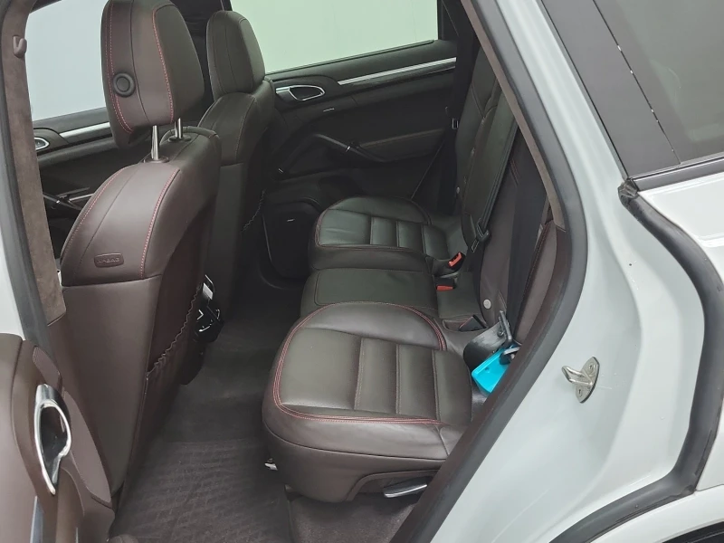 Porsche Cayenne * GTS* CARFAX* АВТО КРЕДИТ* , снимка 9 - Автомобили и джипове - 52750391