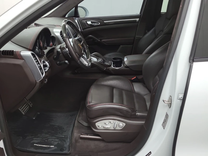 Porsche Cayenne * GTS* CARFAX* АВТО КРЕДИТ* , снимка 6 - Автомобили и джипове - 52750391