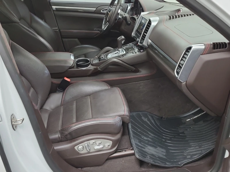 Porsche Cayenne * GTS* CARFAX* АВТО КРЕДИТ* , снимка 8 - Автомобили и джипове - 52750391