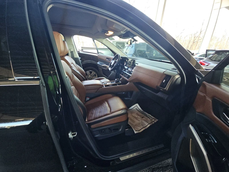 Nissan Pathfinder PLATINUM 3.5L ОБДУХВАНЕ/ПОДГРЕВИ/DISTRONIC/FULL, снимка 15 - Автомобили и джипове - 53232616