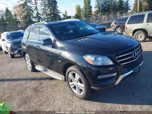 Mercedes-Benz ML 350 ПОДГРЕВ* МАСАЖ* КАМЕРА* КЕЙЛЕС* СЕРВИЗНА* ИСТОРИЯ*, снимка 1 - Автомобили и джипове - 48132429