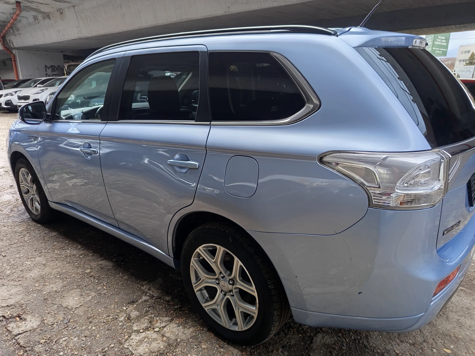 Mitsubishi Outlander 2.0 i 4 × 4 PHEV | Mobile.bg   5