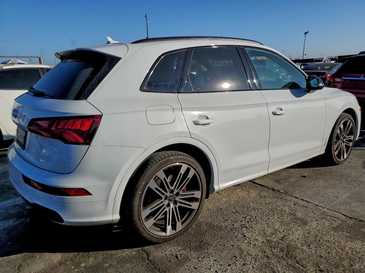 Audi SQ5 3l Premium Plus, снимка 3 - Автомобили и джипове - 54322981