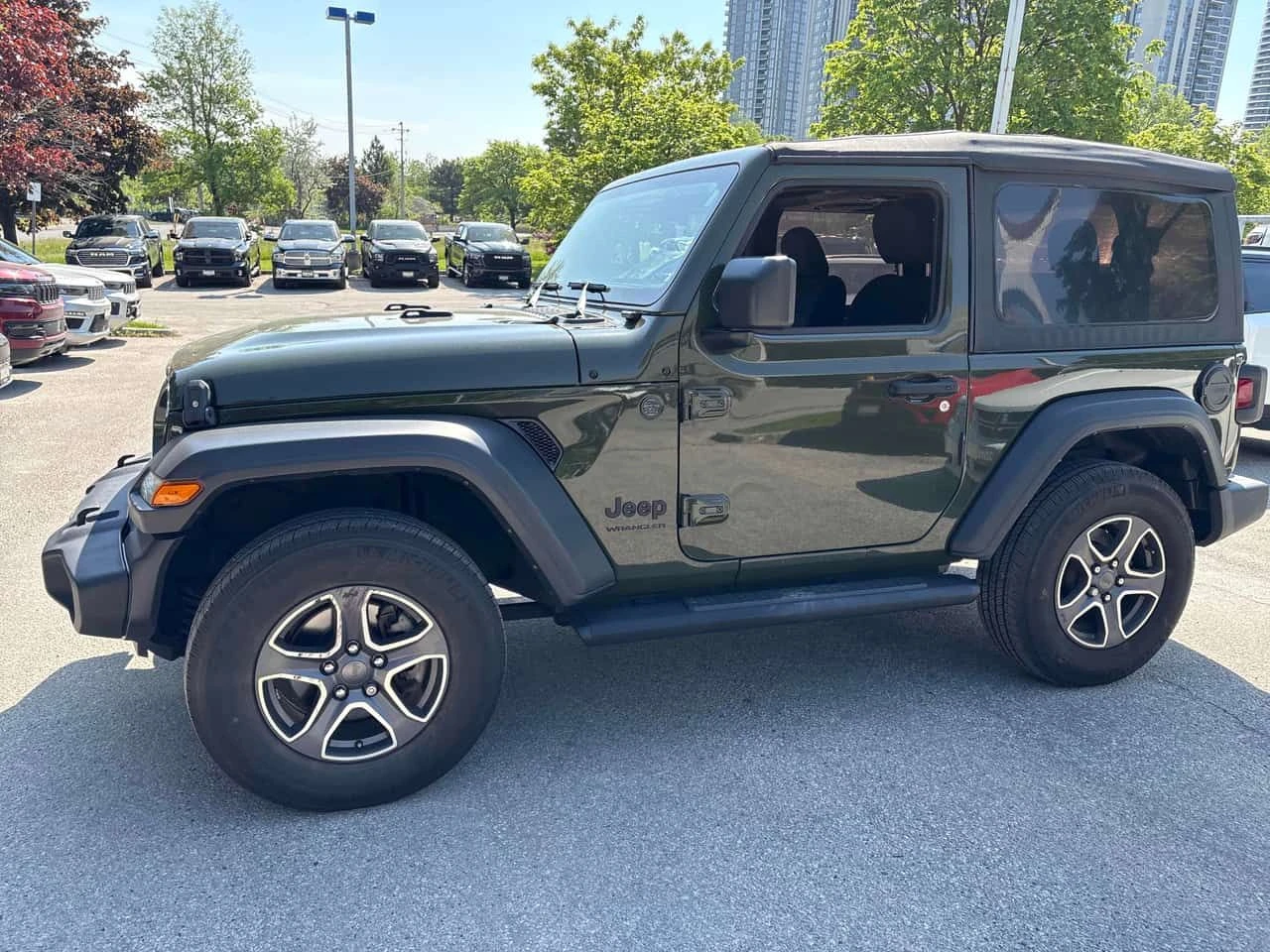 Jeep Wrangler * Sport S * АВТОКРЕДИТ БЕЗ ПЪРВОНАЧАЛНА ВНОСКА* , снимка 2 - Автомобили и джипове - 55680991