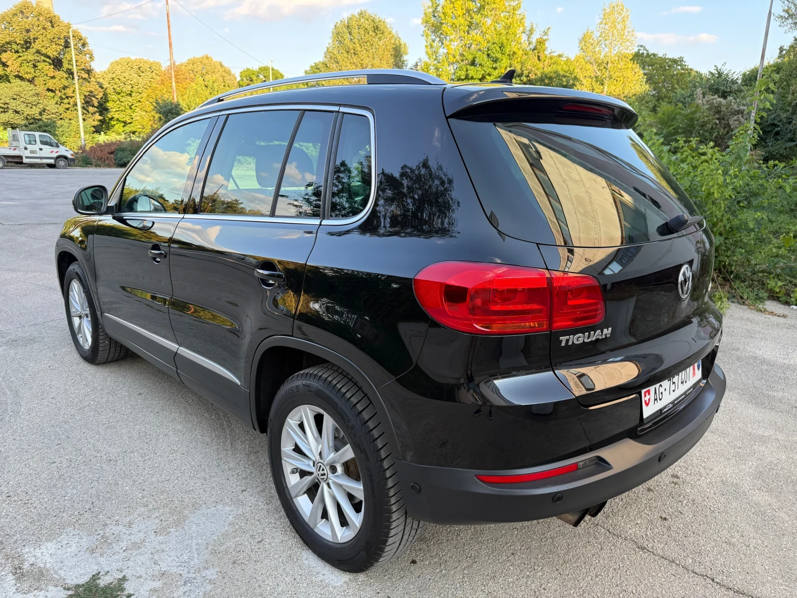 VW Tiguan 2.0 TSi / 4 MOTION / AUTOMATIC, снимка 5 - Автомобили и джипове - 56133302