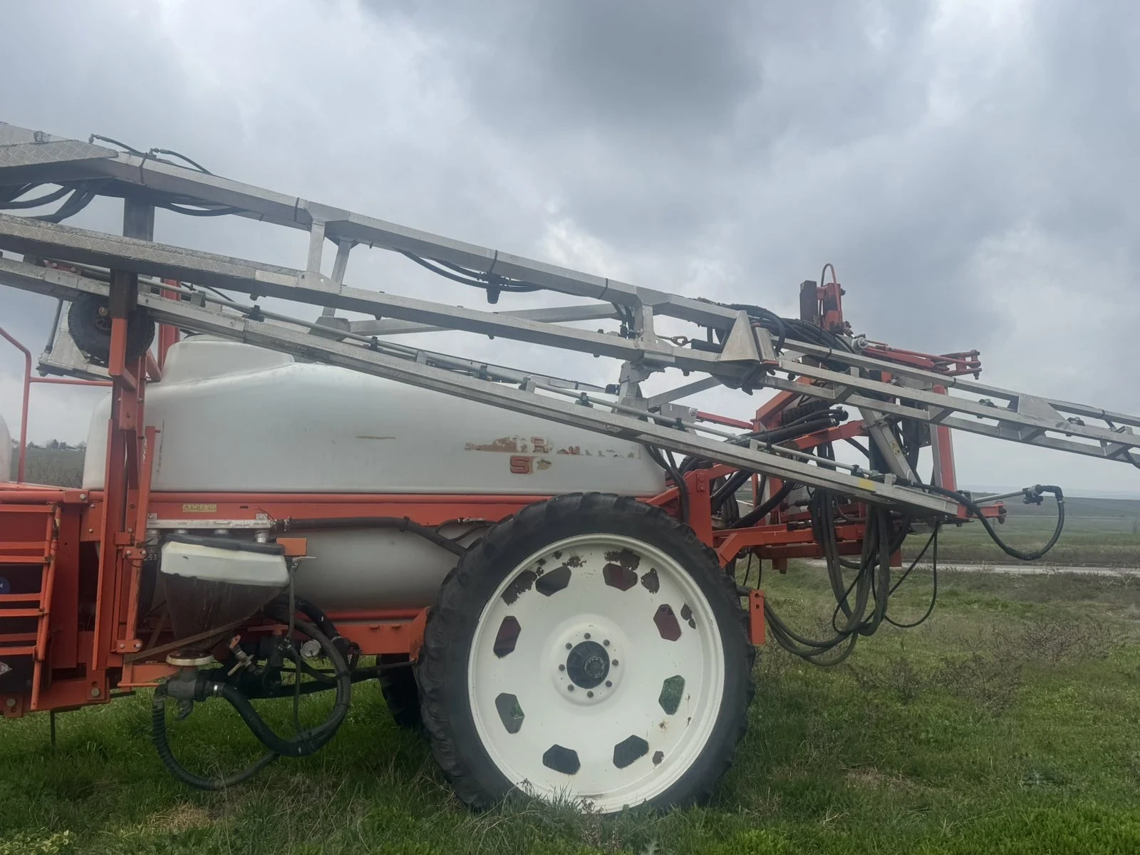 Пръскачка KUHN, снимка 5 - Селскостопанска техника - 54092334