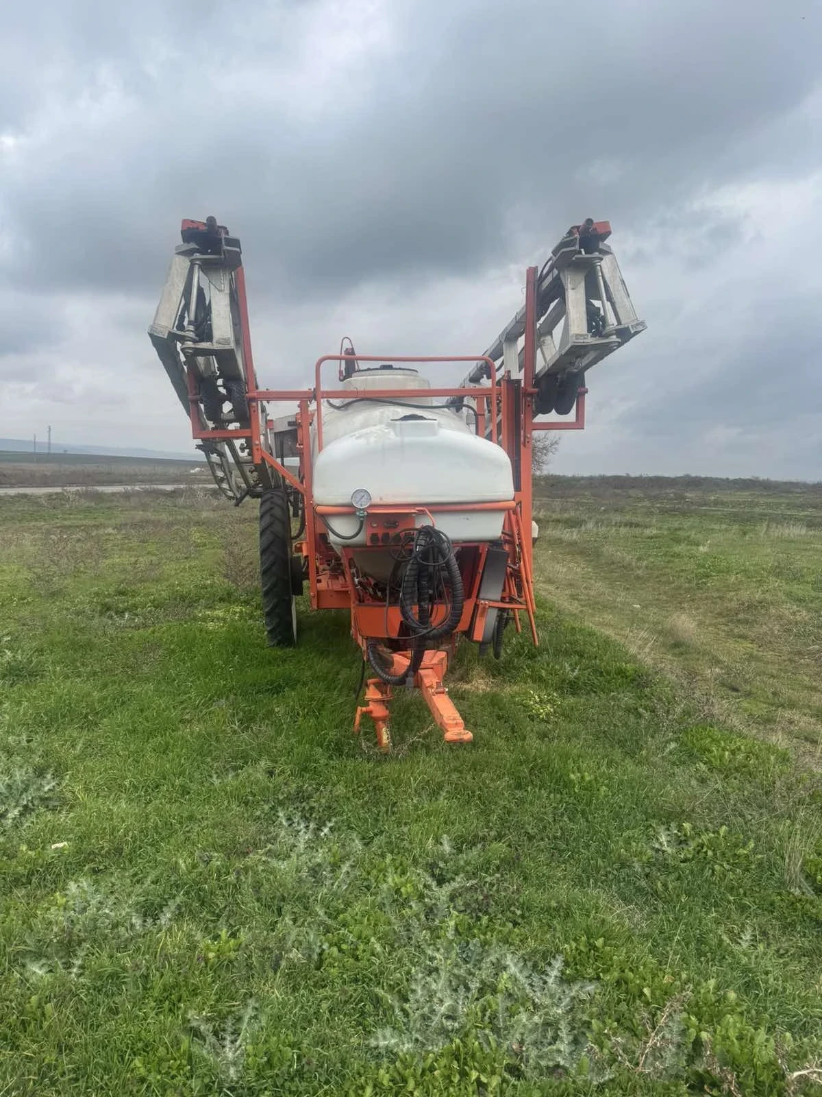 Пръскачка KUHN, снимка 4 - Селскостопанска техника - 54092334