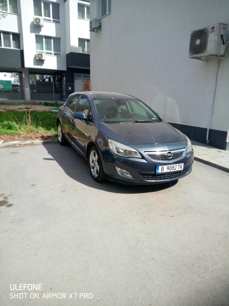 Opel Astra, снимка 3 - Автомобили и джипове - 45911498