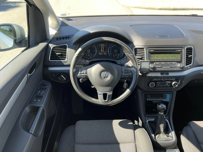 VW Sharan 20 tdi, снимка 9 - Автомобили и джипове - 47447949