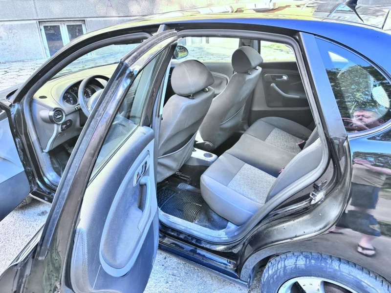 Seat Cordoba, снимка 10 - Автомобили и джипове - 52403676