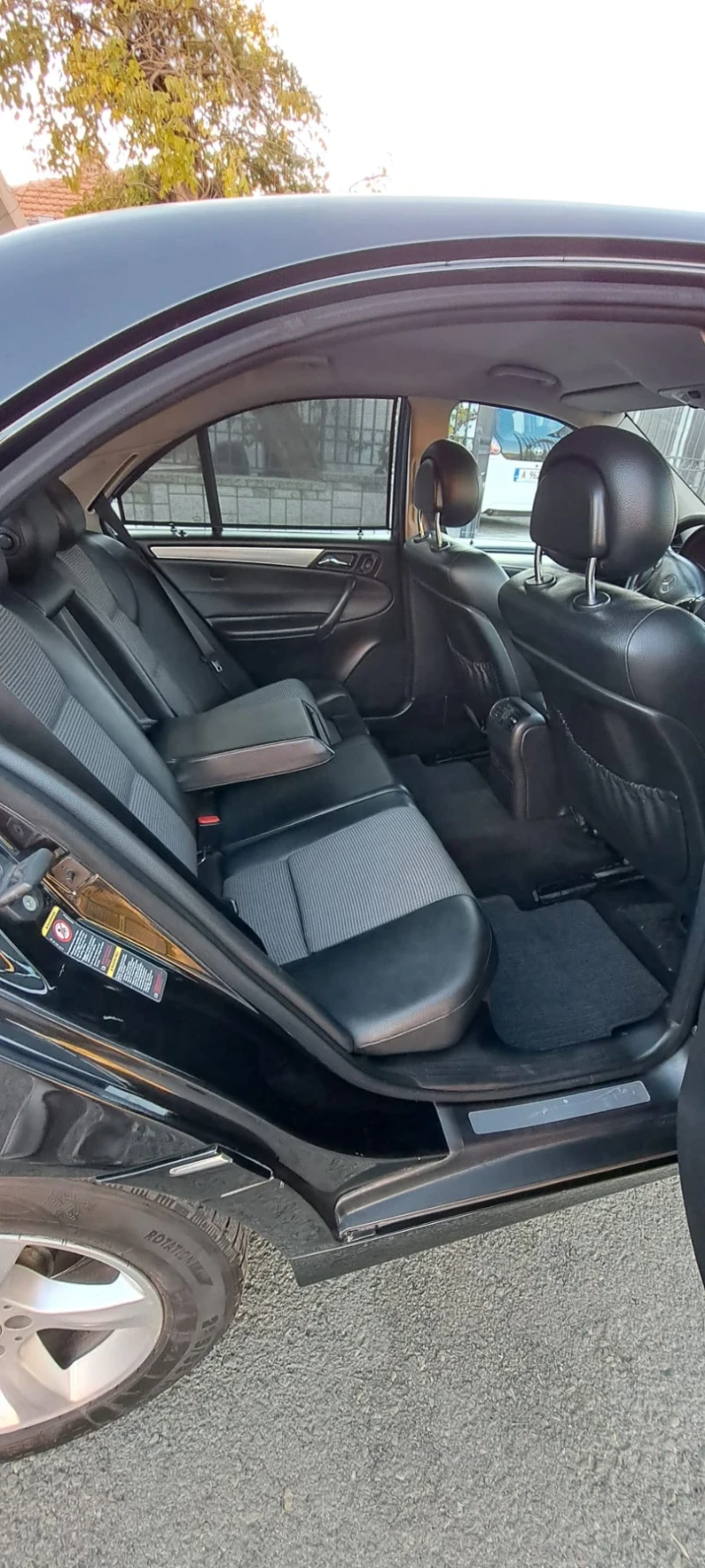 Mercedes-Benz C 200, снимка 9 - Автомобили и джипове - 52457369