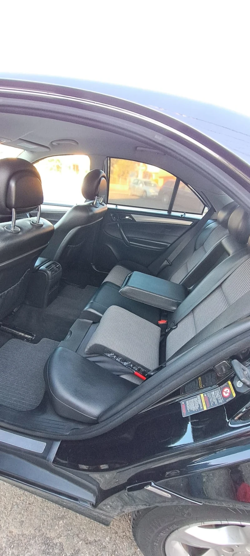 Mercedes-Benz C 200, снимка 10 - Автомобили и джипове - 52457369