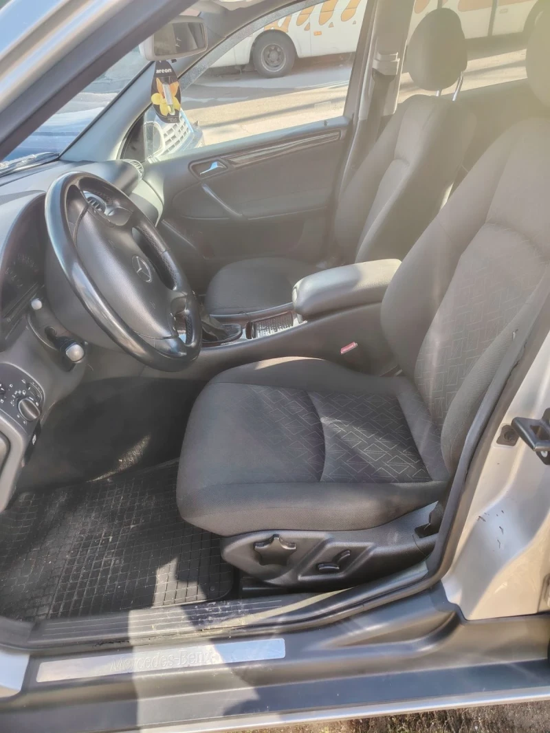Mercedes-Benz C 200 Kompressor/gas, снимка 9 - Автомобили и джипове - 52044693