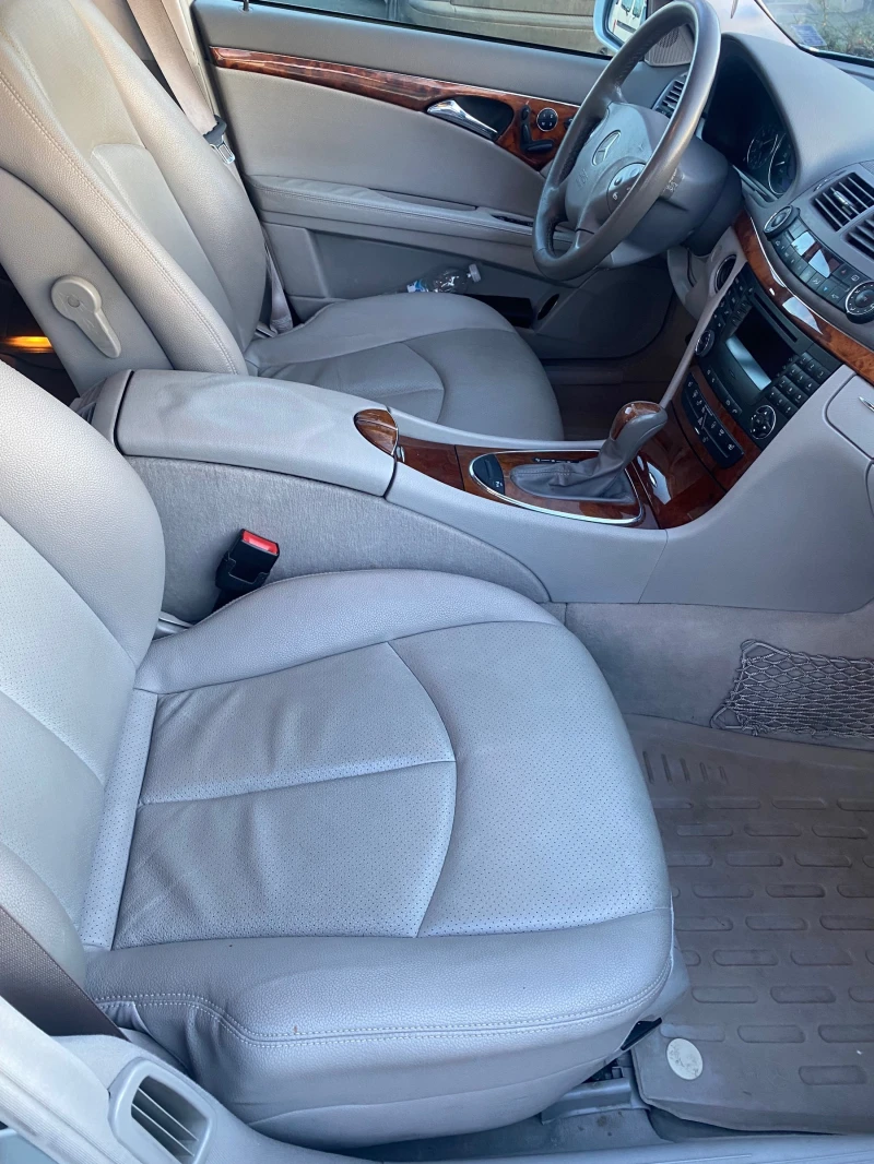 Mercedes-Benz E 200 2, 0 автомат нова газова уредба 10/100 газ, снимка 10 - Автомобили и джипове - 52831243