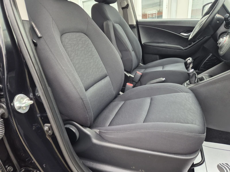 Hyundai Ix20 1.4i-168000км, снимка 12 - Автомобили и джипове - 53280649