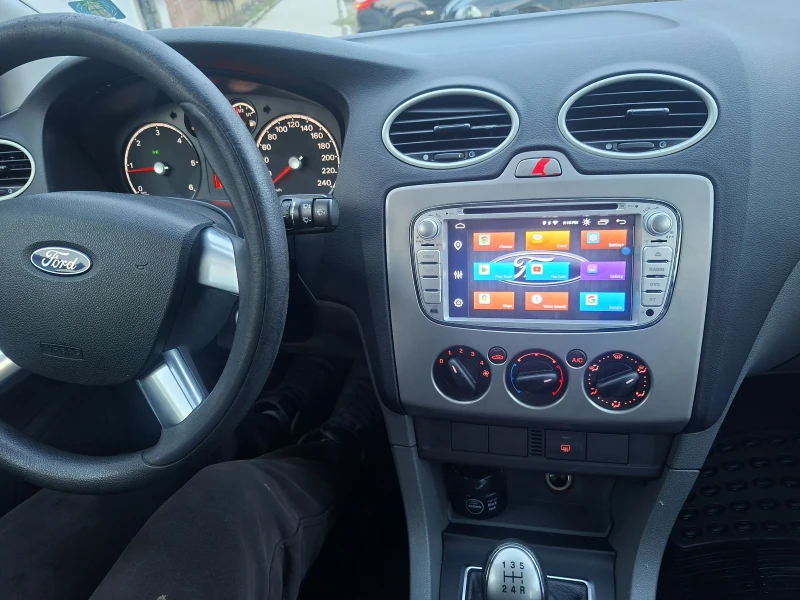 Ford Focus 1.6 Tdci, снимка 11 - Автомобили и джипове - 53376339