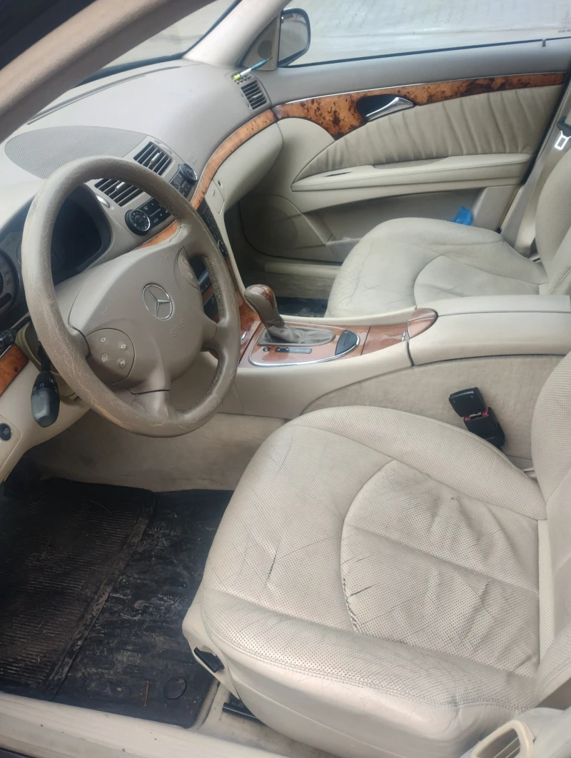 Mercedes-Benz E 320, снимка 2 - Автомобили и джипове - 53400915