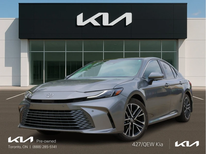 Toyota Camry XLE Hybrid AWD| Leather | Ventilated Seat | Pano R, снимка 3 - Автомобили и джипове - 53459669