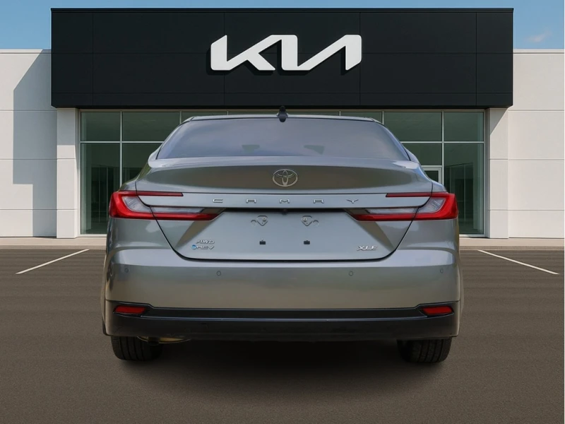 Toyota Camry XLE Hybrid AWD| Leather | Ventilated Seat | Pano R, снимка 7 - Автомобили и джипове - 53459669