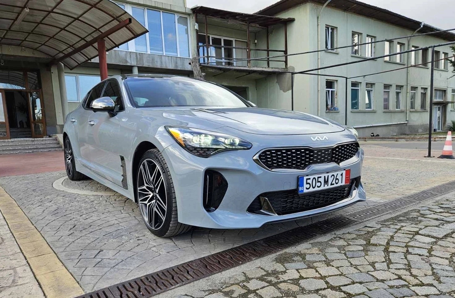 Kia Stinger 3.3T AT AWD GT - изображение 2