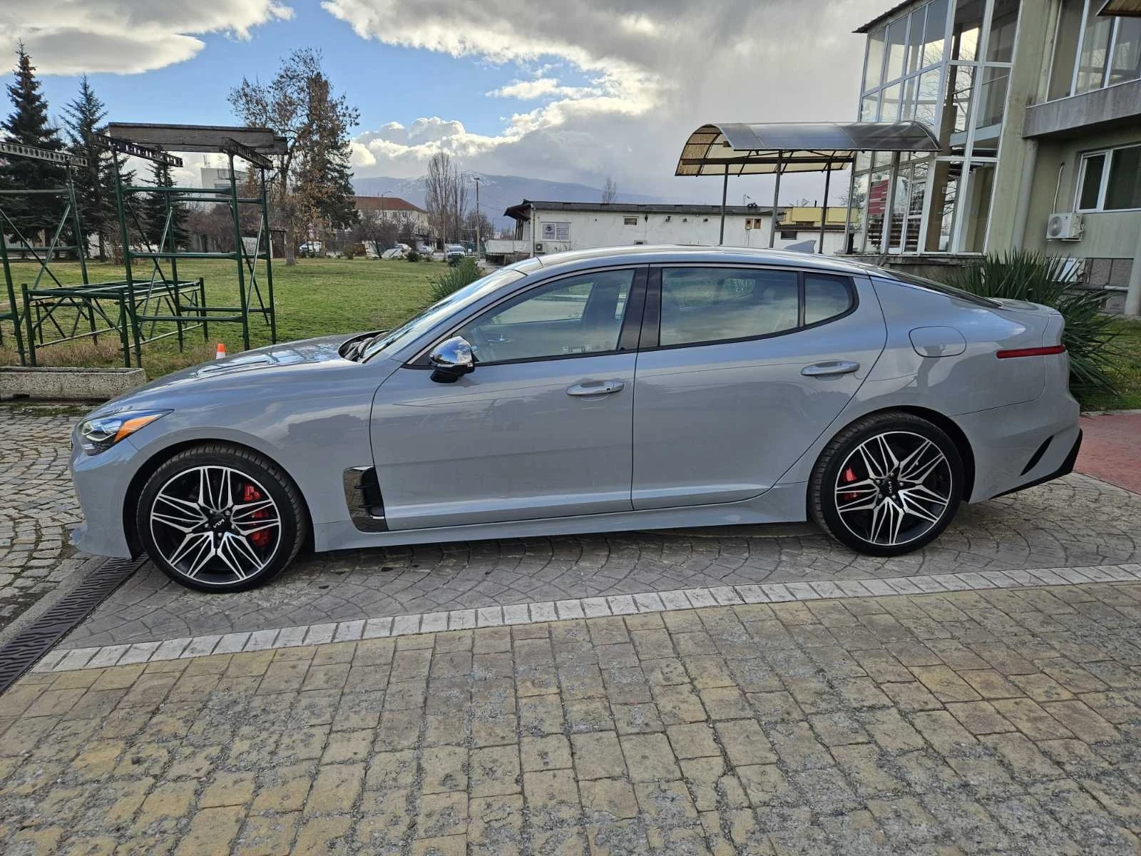 Kia Stinger 3.3T AT AWD GT - изображение 4