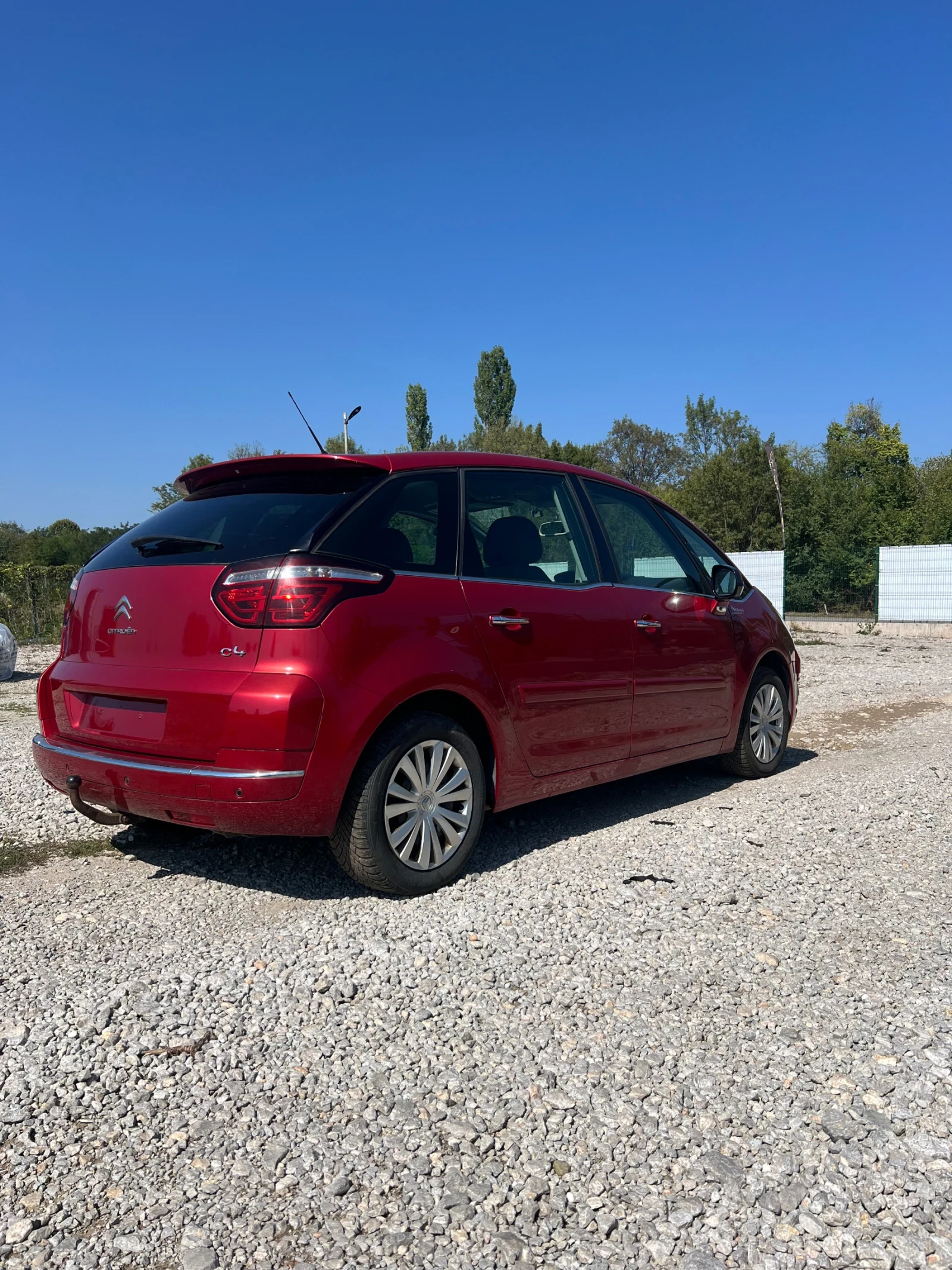 Citroen C4 Picasso 1.6 e-HDI - изображение 4