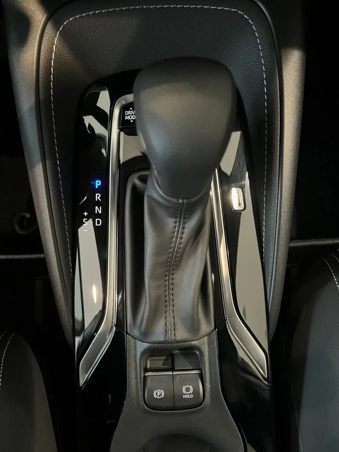 Toyota Corolla 2.0 HYBRID* TEAM D* LED* DISTR* CARPLAY* CAMERA*  | Mobile.bg   13