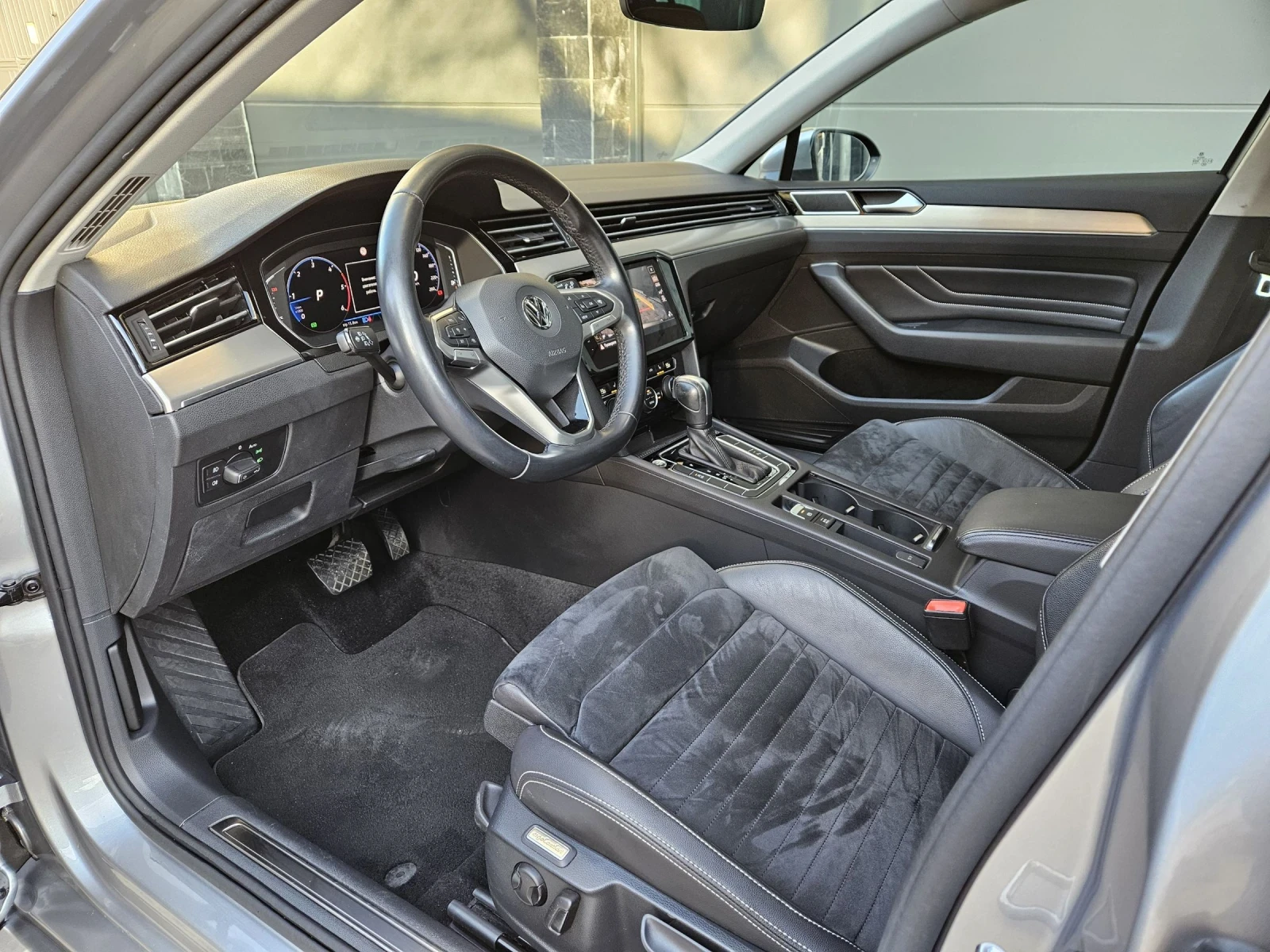 VW Passat 2.0TDI190к.с ELEGANCE Дигитал Камера Дист KEYLESS  - изображение 7