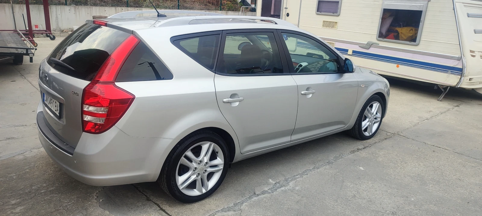 Kia Ceed 2.0 crdi - изображение 2